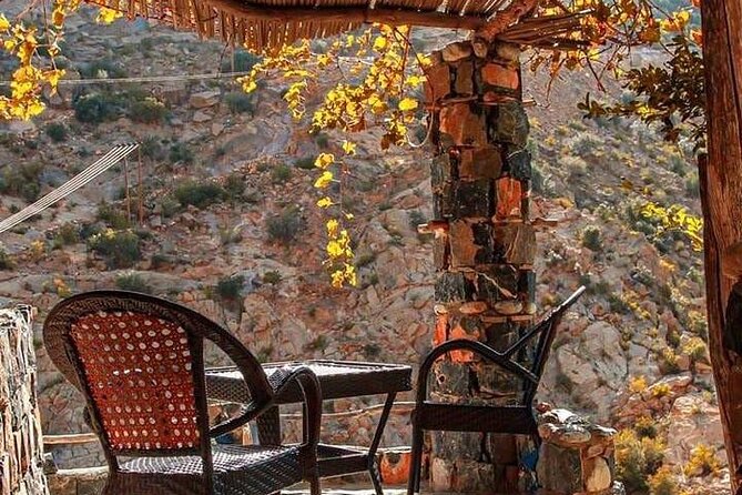 Private Tour to Jebel Akhdar Al Suwjara Village - Diana Point is a quick but memorable pause