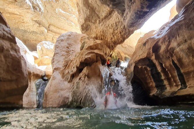 Private Wadi Shab - Bimmah Sinkhole - White Sand Beach - Full Day Tour - Is $195 per person good value?