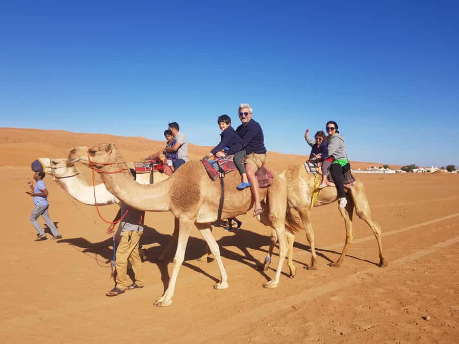 Sunset at wahiba desert - Choosing the right guide