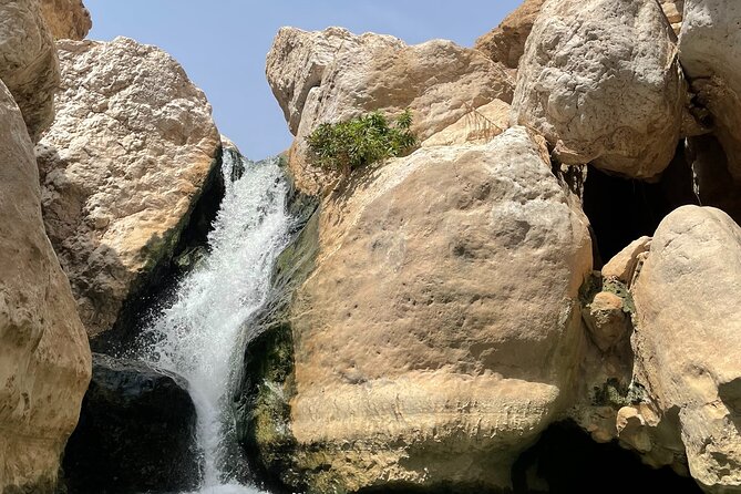 Visit wadishab full day from Musact - The 45-minute walk and the pool-to-pool route