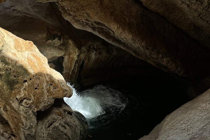 Visit wadishab full day from Musact - Bimmah Sinkhole adds a completely different scene