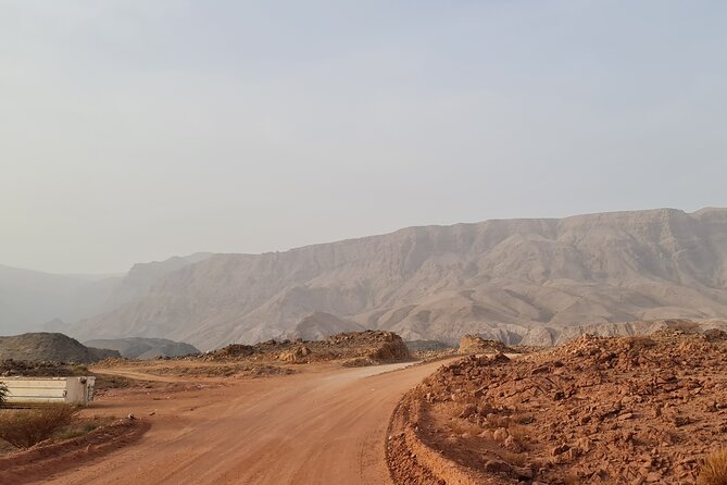 Wadi Al Arbeieen Sinkhole & Fins Beach Swim & Hike - Practical preparation for the wadi and beach