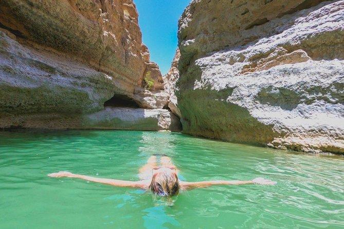 Wadi shab and Sinkhole adventure - A private day with room for your own pace
