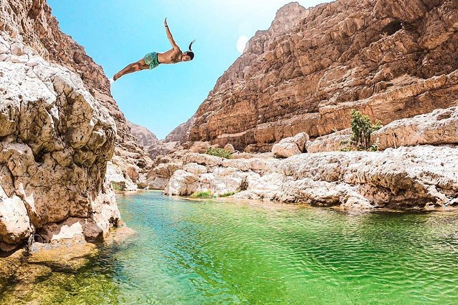 Wadi Shab full day tour (Muscat tours) : Private & custom tours - The coastal drive from Muscat to Quriyat