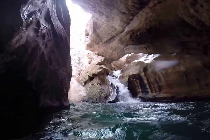 Wadishab and Bhima Sink Hole (Sharing Tours - Who gets the best value from the $189 price