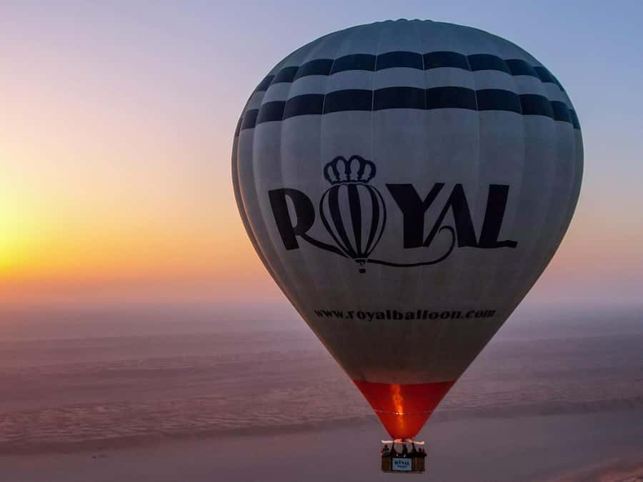 Wahiba Sands: Hot Air Balloon Experience - Coffee, snacks, and the balloon coming to life
